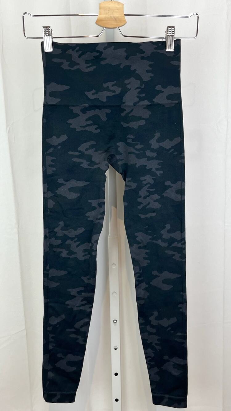 SPANX  Look At Me Now Leggings Stretch Pull On Camo Camouflage Gray  Size S